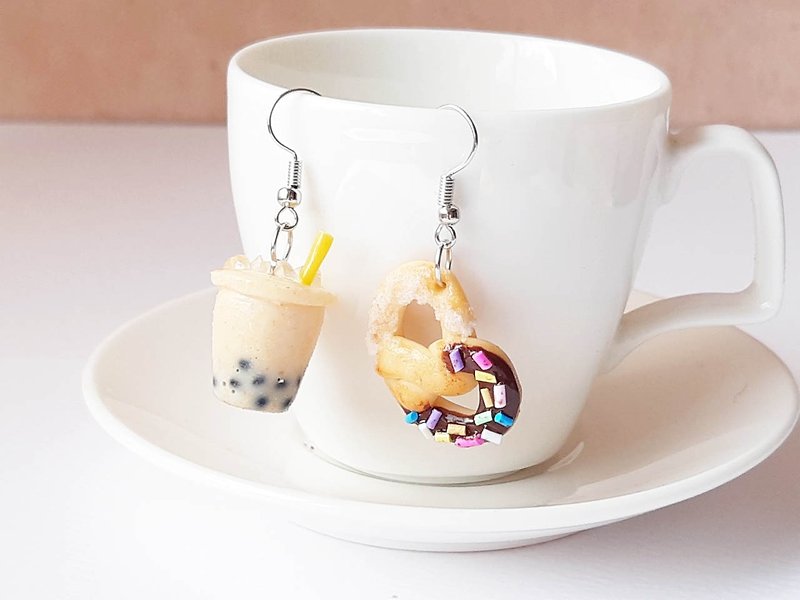 Bubble milk tea + pretzel earring