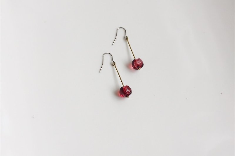 最後一副 cherry bomb 黃銅造型耳環 - 耳環/耳夾 - 寶石 紅色