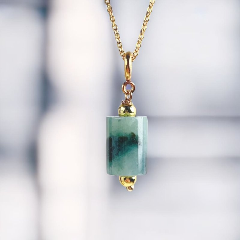 [Everything goes well] Green Flower Jadeite Passepartout Necklace 14K gold-filled | Natural Burmese Jadeite A-grade - Necklaces - Jade Green