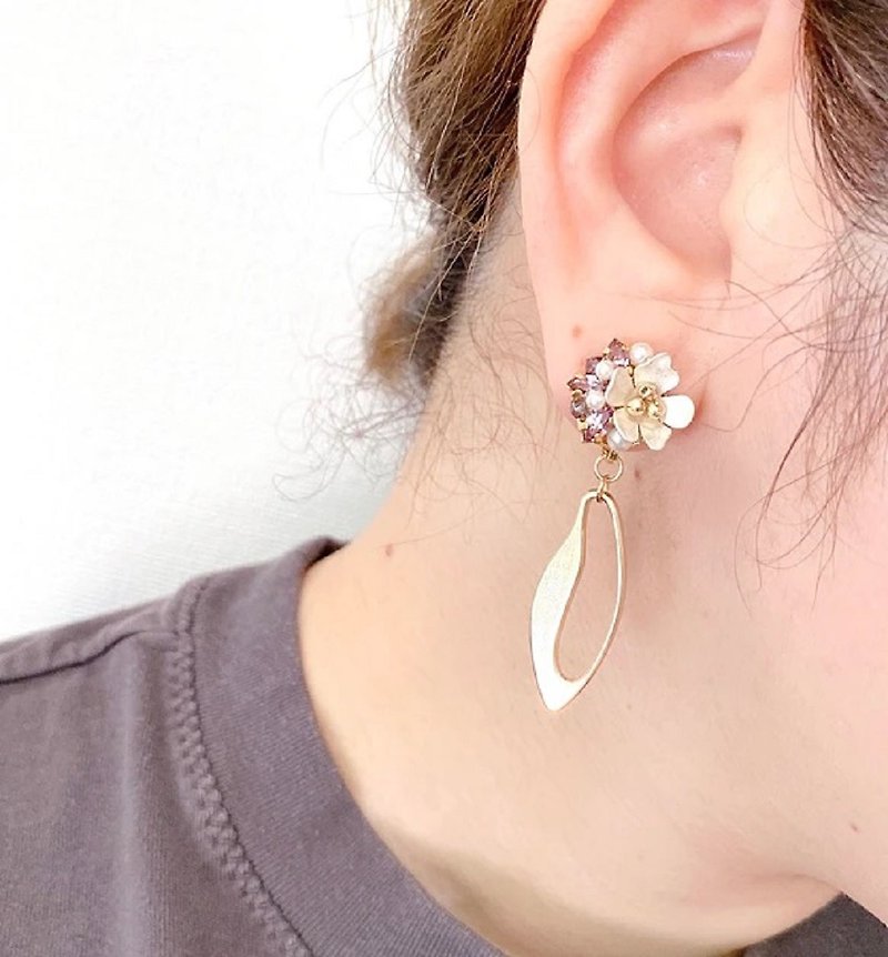 silver flower and amethyst bijou Clip-On, pierced earrings - Earrings & Clip-ons - Other Metals Purple