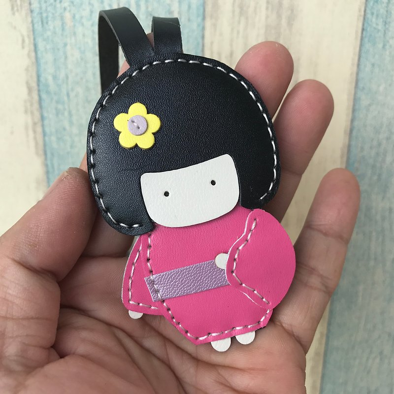 Healing small things pink Japanese doll hand-sewn leather charm small size - พวงกุญแจ - หนังแท้ สึชมพู
