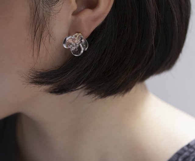 ゆ*く様 ハリオ ガラス椿ピアス HARIO Lampwork Factory ピアス イヤリング ツバキ クリア