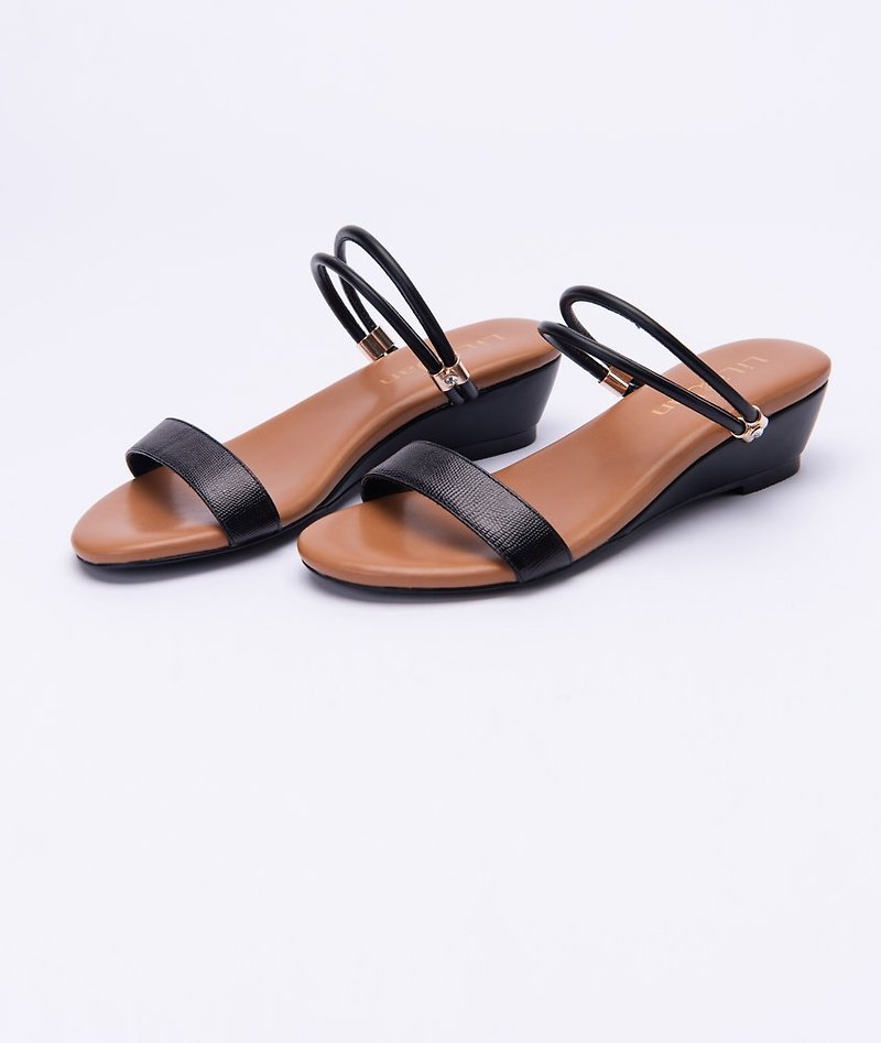 [Parallel time and space] word with diamond 2way stable small wedge sandals _ black Yao fans - Sandals - Waterproof Material Black