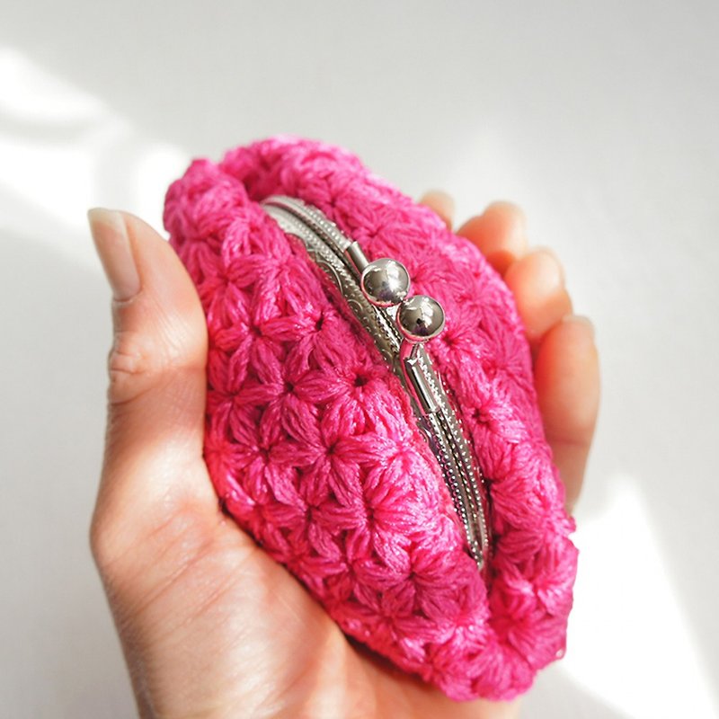 ばあば作　リフ編みふわっとがま口　pink・C1230 - 財布 - その他の素材 ピンク
