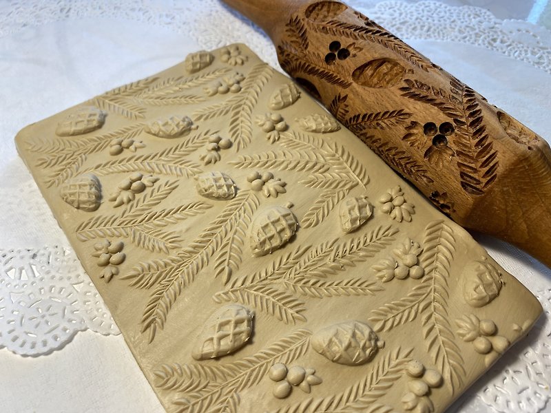 Cedar cones Embossed rolling pin, Pine cone Engraved rolling, Cookie cutters. - 甜點/烘焙/料理 - 木頭 咖啡色