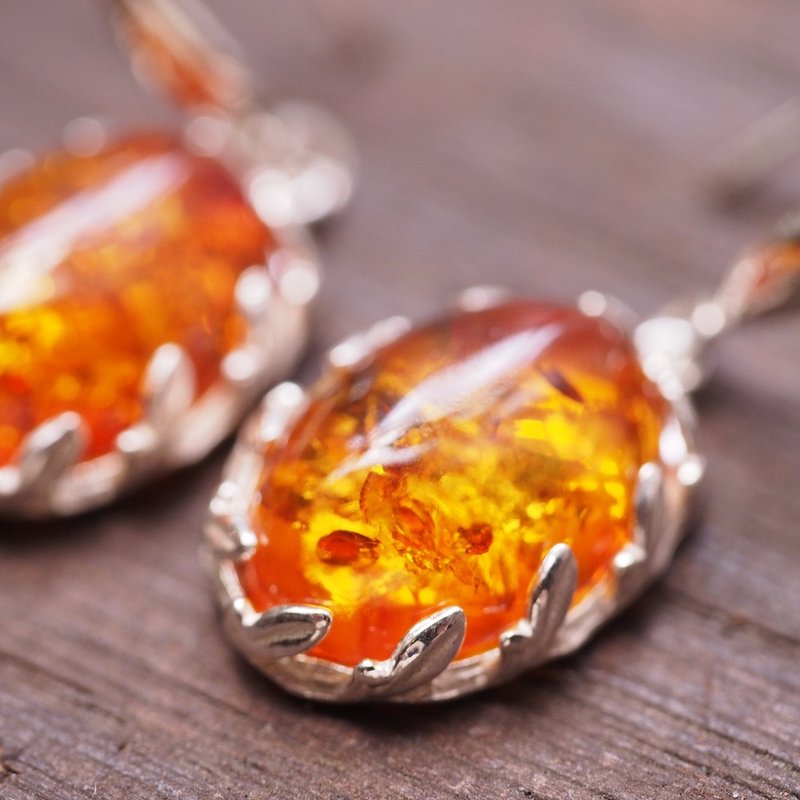 天然琥珀 純銀手工耳環 金黃色琥珀 Golden Amber - 耳環/耳夾/耳骨夾 - 寶石 金色