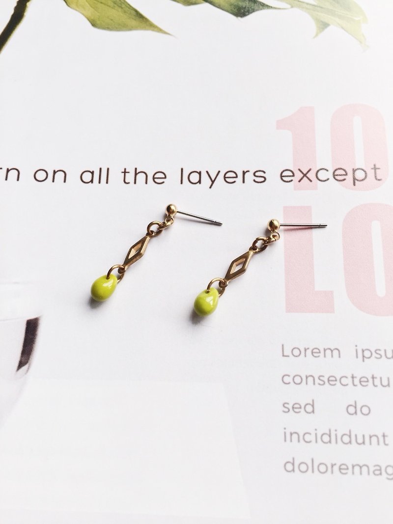 La Don  -  菱綠滴   耳針/耳夾 - 耳環/耳夾 - 壓克力 綠色
