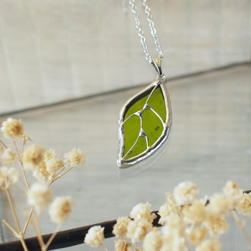 [Customized products] Handmade glass necklace/leaf/stained glass - Necklaces - Other Materials Silver