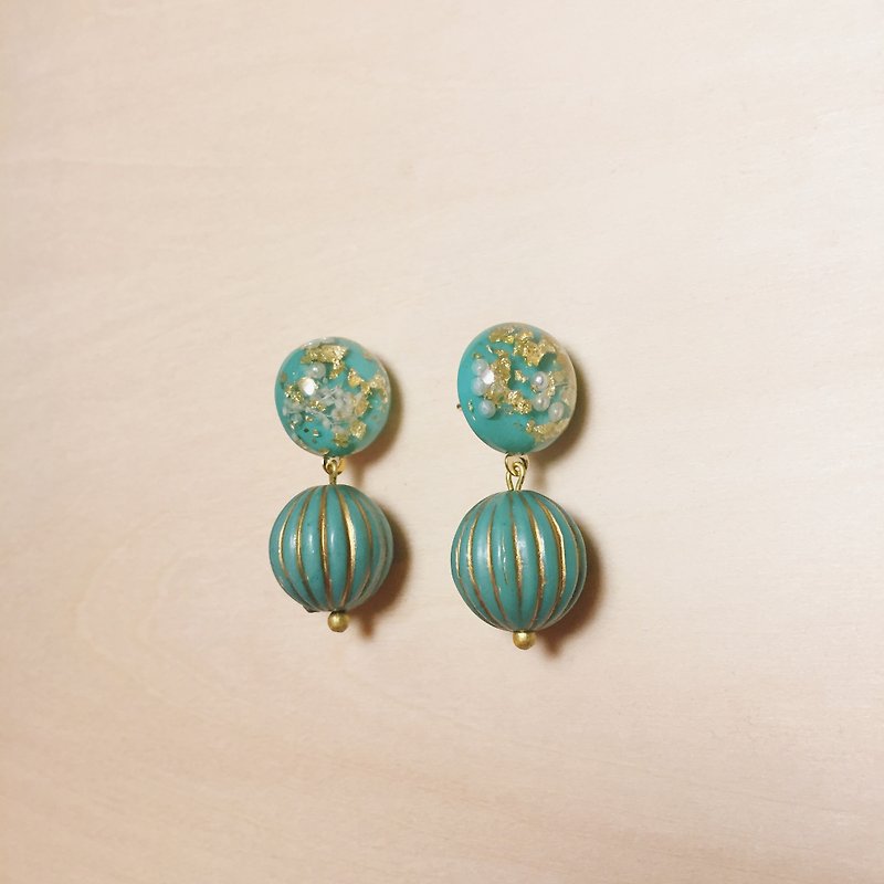 Vintage gold foil pearl balls green pumpkin earrings - ต่างหู - เรซิน สีเขียว