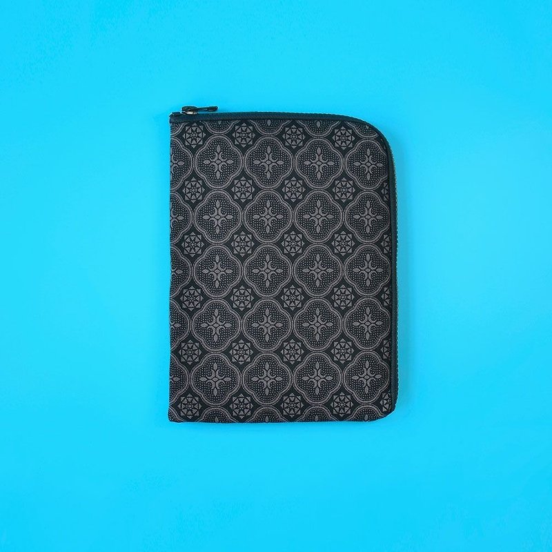 iPad Mini Sleeve / Begonia Glass Pattern / Gentleman Black - เคสแท็บเล็ต - ผ้าฝ้าย/ผ้าลินิน 