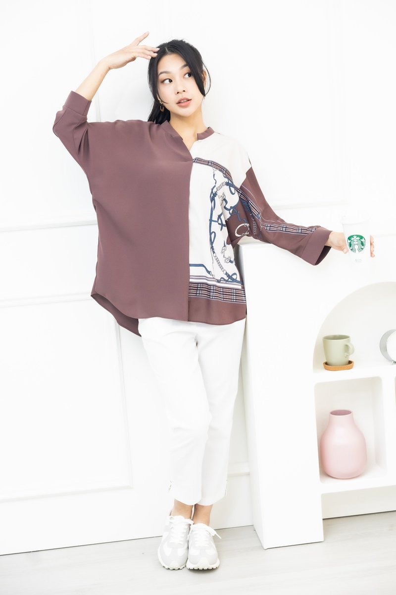 Plaid metal totem half-collar slightly open three-quarter sleeve top brown - เสื้อผู้หญิง - วัสดุอื่นๆ สีนำ้ตาล