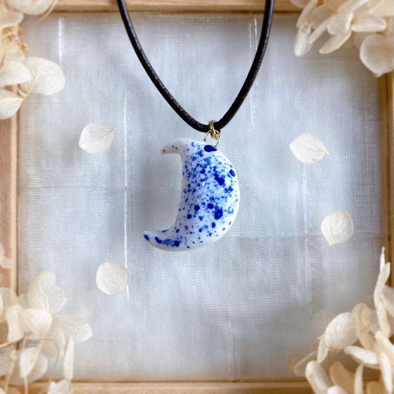 [Fragrance gift] Perfume essential oil necklace moon splash blue glaze | handmade pottery | diffuse fragrance gift box - สร้อยคอ - เครื่องลายคราม สีน้ำเงิน