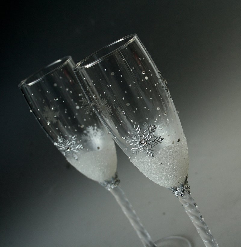 Snowflakes Winter Wedding Champagne Glasses New Year, Hand painted set of 2 - 酒杯/酒器 - 玻璃 白色