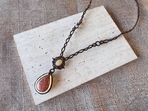 230547 マクラメゴールドストロベリーオパール編みネックレス