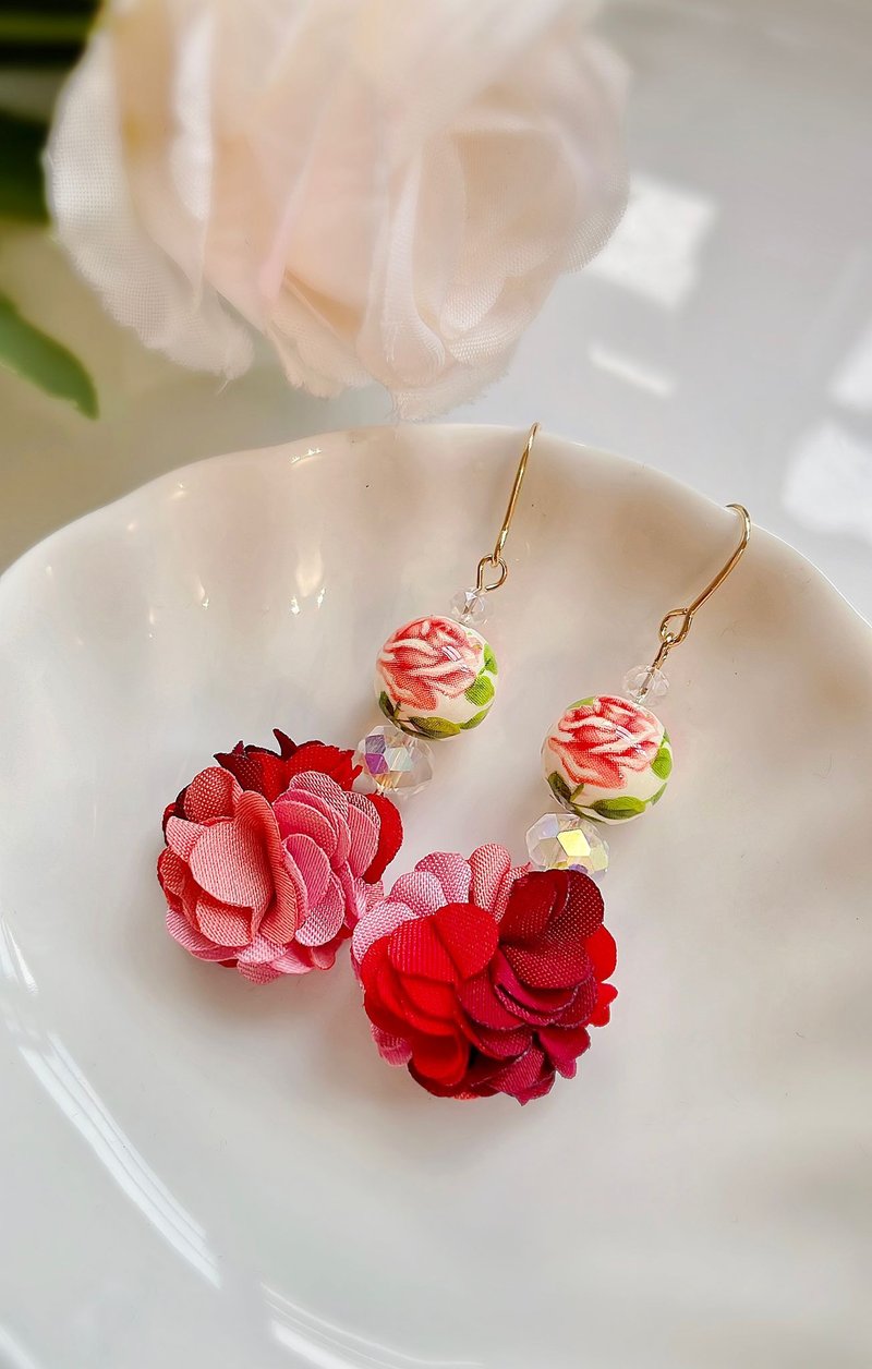 Red Pom Pom Rose Japanese Tensha Gold Earrings | 长花耳环 - Earrings & Clip-ons - Other Materials 