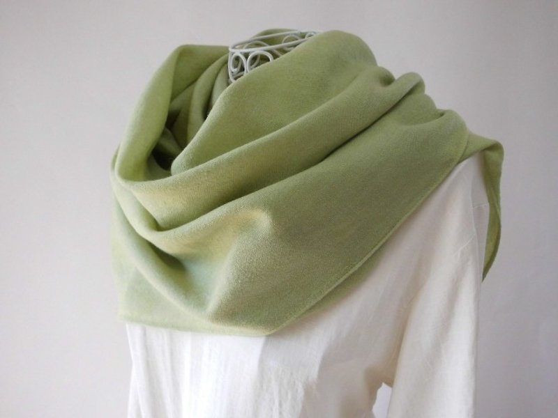 草木染め・モスグリーン・ウール・大判ロングストール - 絲巾 - 其他材質 綠色
