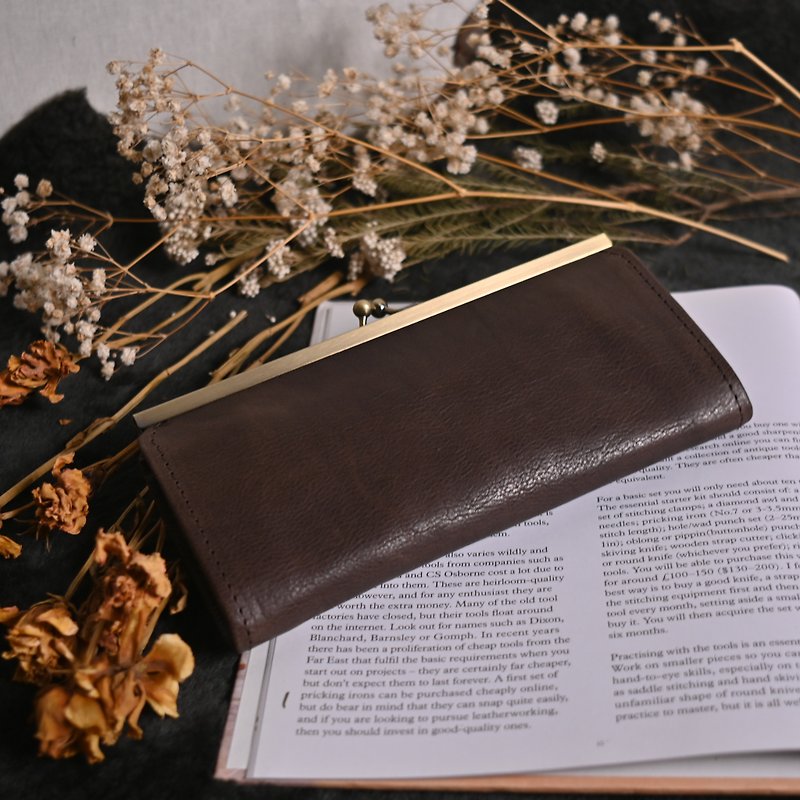 Long Wallet with Clasp in Handmade Genuine Leather - Cocoa - กระเป๋าสตางค์ - หนังแท้ สีนำ้ตาล
