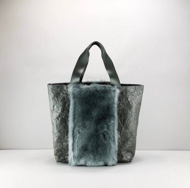 [From Tokyo] Italian eco-fur/Olive special material ecological tote bag olive gray / M - Handbags & Totes - Waterproof Material Green