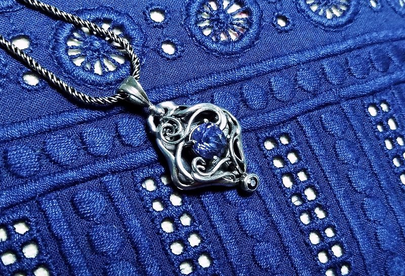 [Gem Series] cordierite design pendant - Necklaces - Gemstone Blue