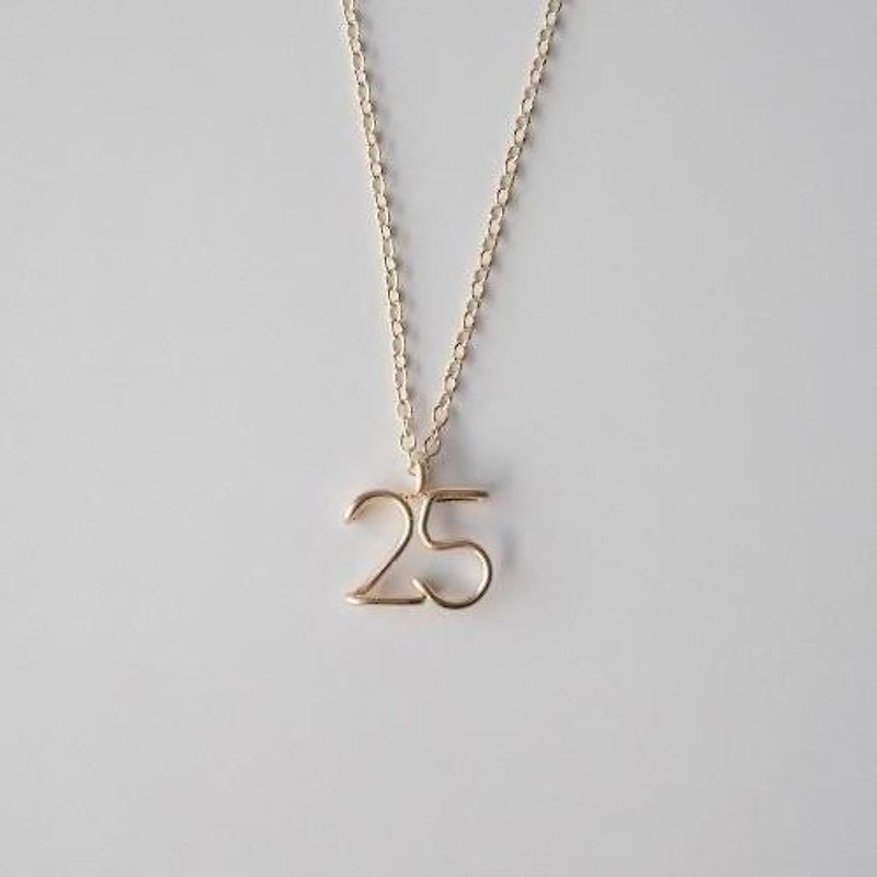 ナンバー(数字)2ケタネックレス - 項鍊 - 其他金屬 金色