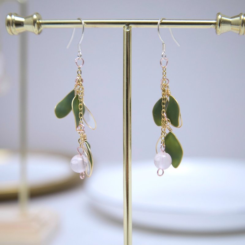 Pureness-green-UV resin earrings with Rose quartz - Earrings & Clip-ons - Resin Green