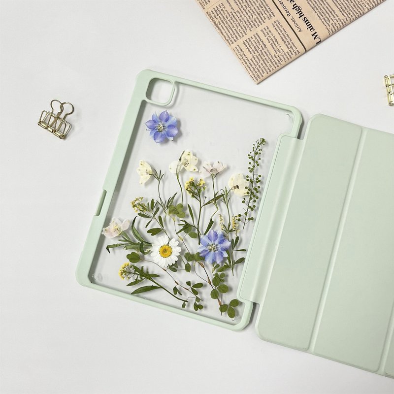 Icy Garden Handmade Pressed Flower iPad Case for iPad New Air 11in 13in - เคส/ซองมือถือ - พืช/ดอกไม้ 