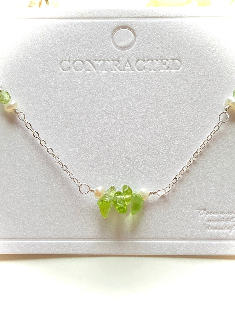 August birthstone, light green Stone shaped bracelet, elegant style - สร้อยข้อมือ - คริสตัล สีเขียว