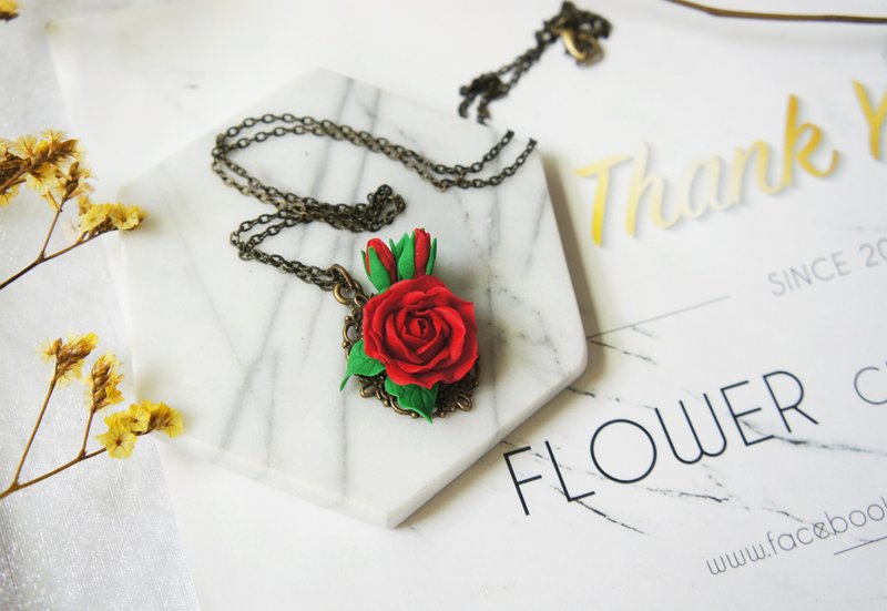 【Classical Rose Resin Necklace】 - สร้อยคอ - พืช/ดอกไม้ สีแดง