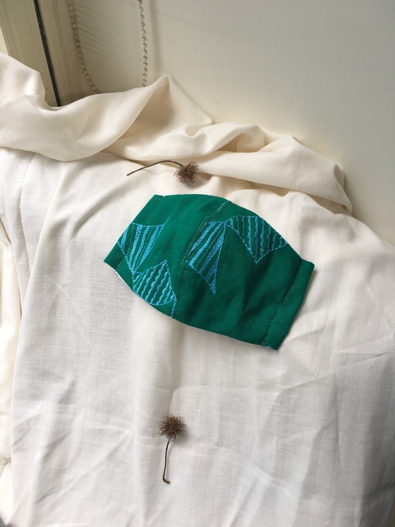 綠之旗刺繡立體兩用口罩or口罩套-日本製二紗(附耳繩) - 口罩/口罩收納套 - 棉．麻 