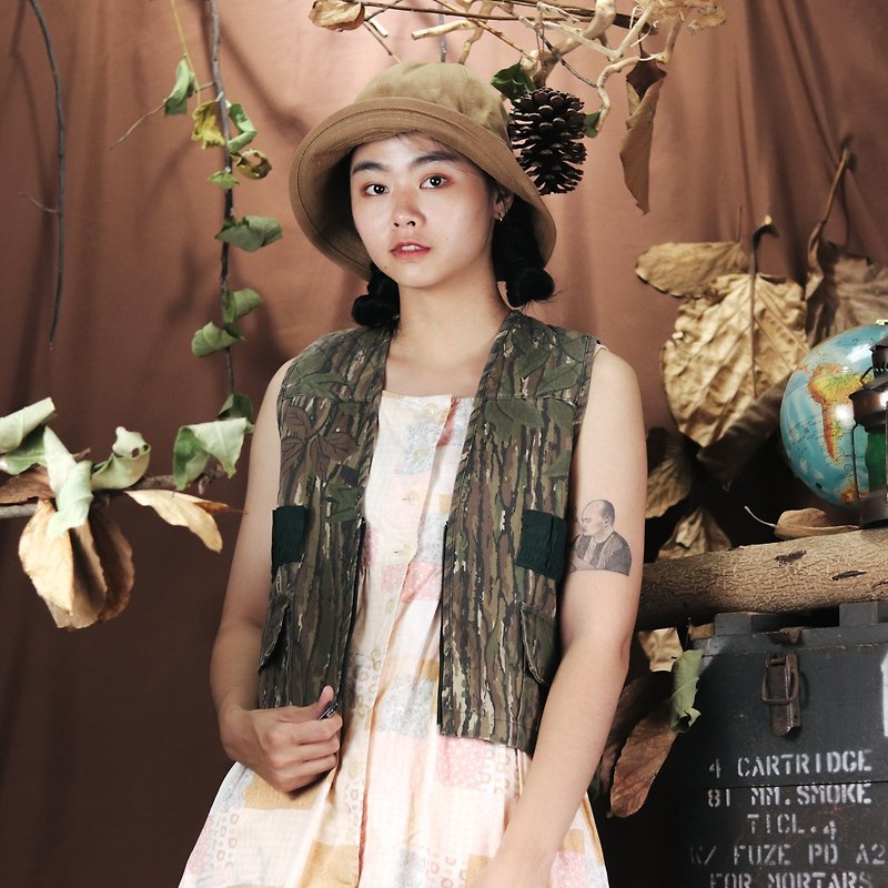 Tsubasa.Y vintage house 002 camouflage hunting vest, vest hunting accessories vest - Women's Vests - Cotton & Hemp Green
