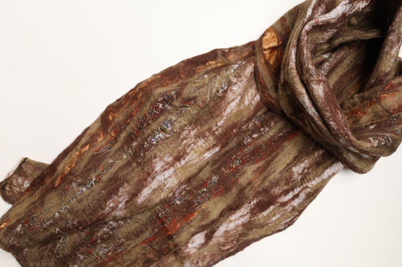 【聖誕禮物】印度真絲底胚細軟美麗諾羊毛氈手工圍巾披肩-樹皮咖 - 圍巾/披肩 - 羊毛 咖啡色