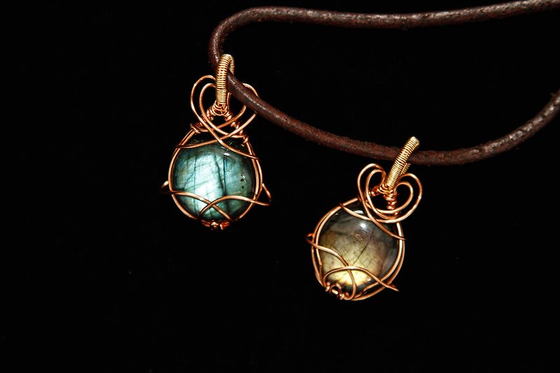 【Series of Crystal】Labradorite Pendant _ Love potion 2 - Necklaces - Gemstone Multicolor