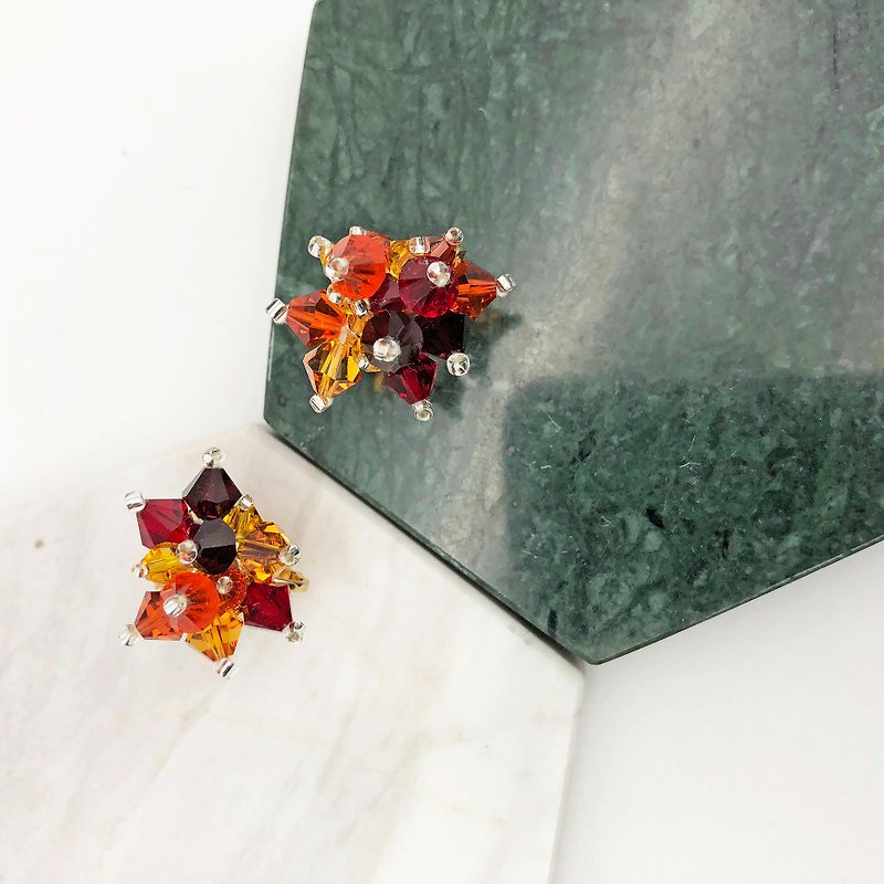Swarovski Crystals Clips Earrings【Wedding 】【New Year Gift】【Crystal Earrings】 - ต่างหู - คริสตัล สีแดง