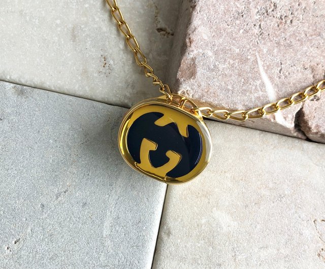 GUCCI ゴールドロゴチェーンネックレス GUCCI スクリプト チェーン ネックレスイエローゴールドトーン