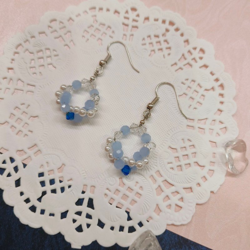 water wreath - Earrings & Clip-ons - Crystal Blue