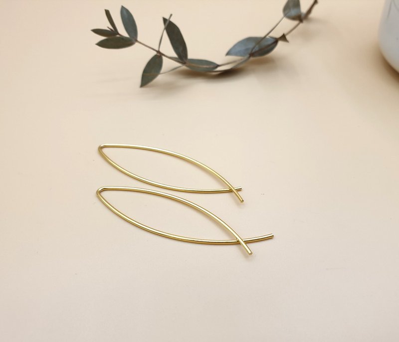 Minimal twist earring - Gold plated on silver925 - 耳環/耳夾/耳骨夾 - 純銀 金色