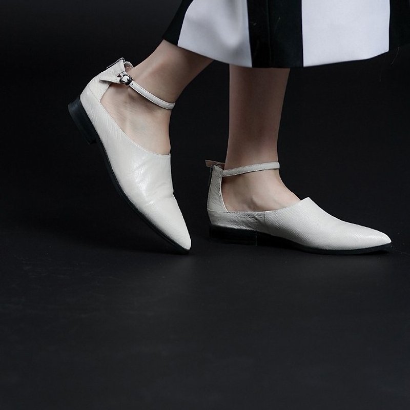 Rate dug back thin belt around the 踝 leather pointed shoes lizard white - Women's Leather Shoes - Genuine Leather White