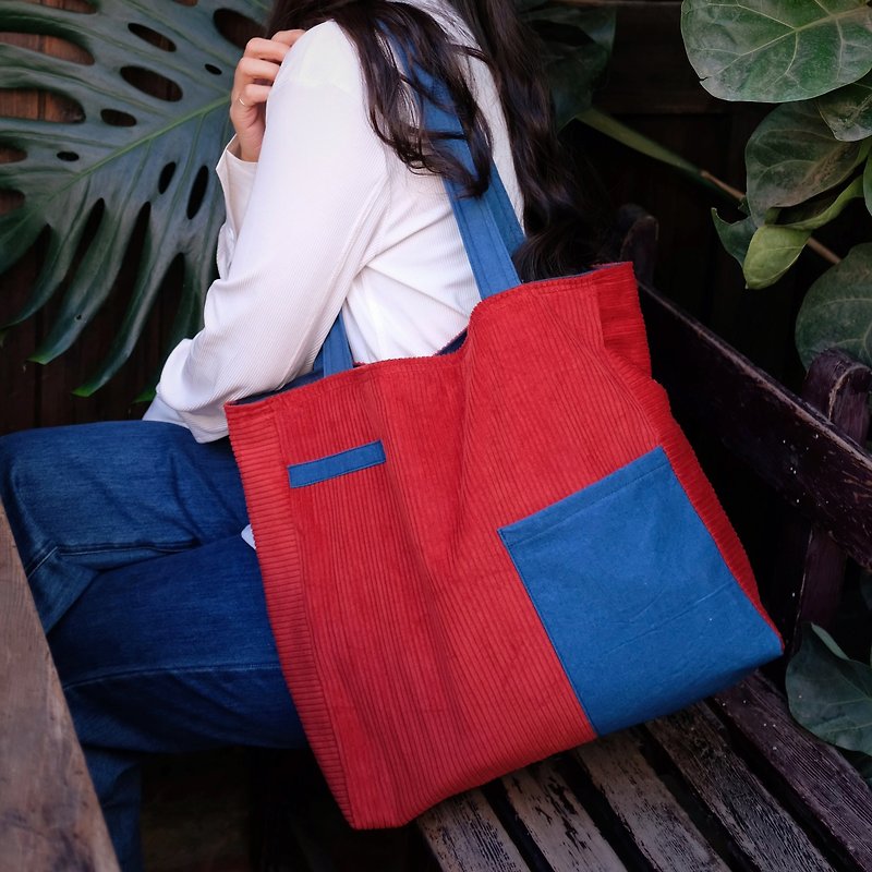 Pure cotton thickened retro red corduroy hit color blue dyed cloth artistic sense cloth bag has a good load-bearing capacity