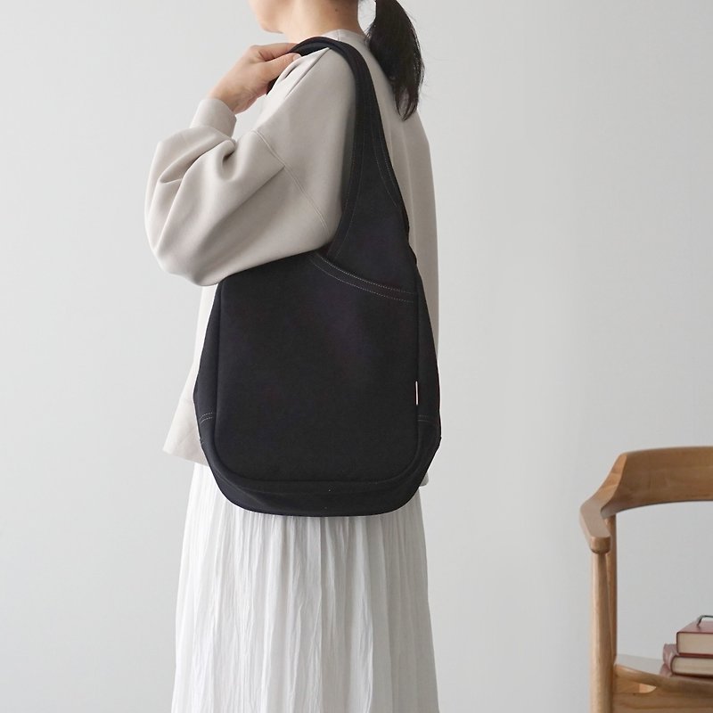 Drop (M) / Black [Made to order] Trocco canvas bag - Handbags & Totes - Cotton & Hemp Black