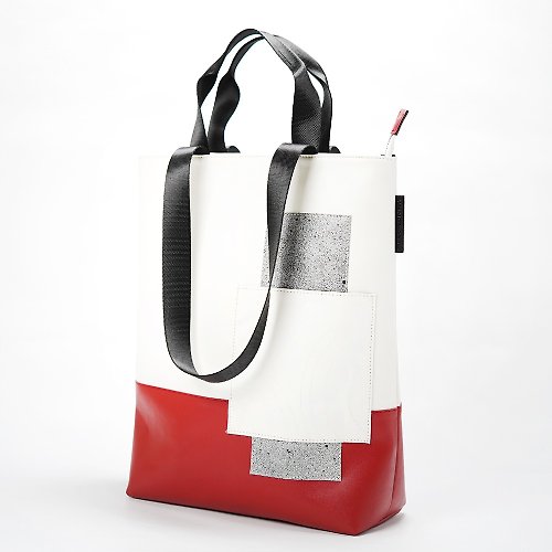 Akaneg Form Red and White Zipper Tote Bag