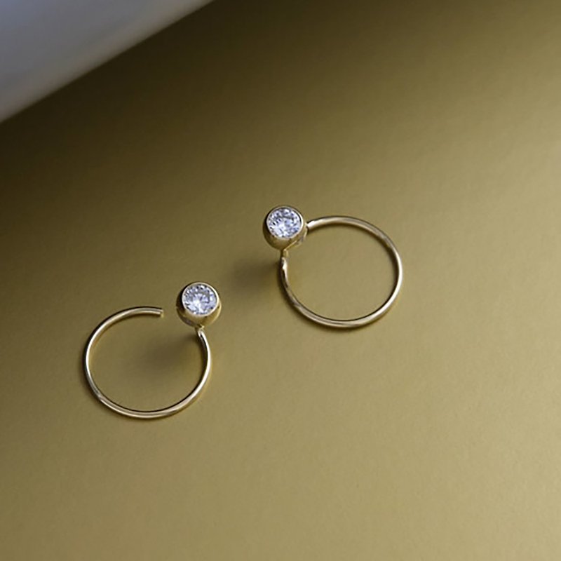 Few Jane | Circle point single drill. White steel earrings - Earrings & Clip-ons - Stainless Steel Silver