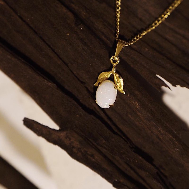 1950s JMS Opal 12k Antique White Flower Necklace - Necklaces - Semi-Precious Stones White