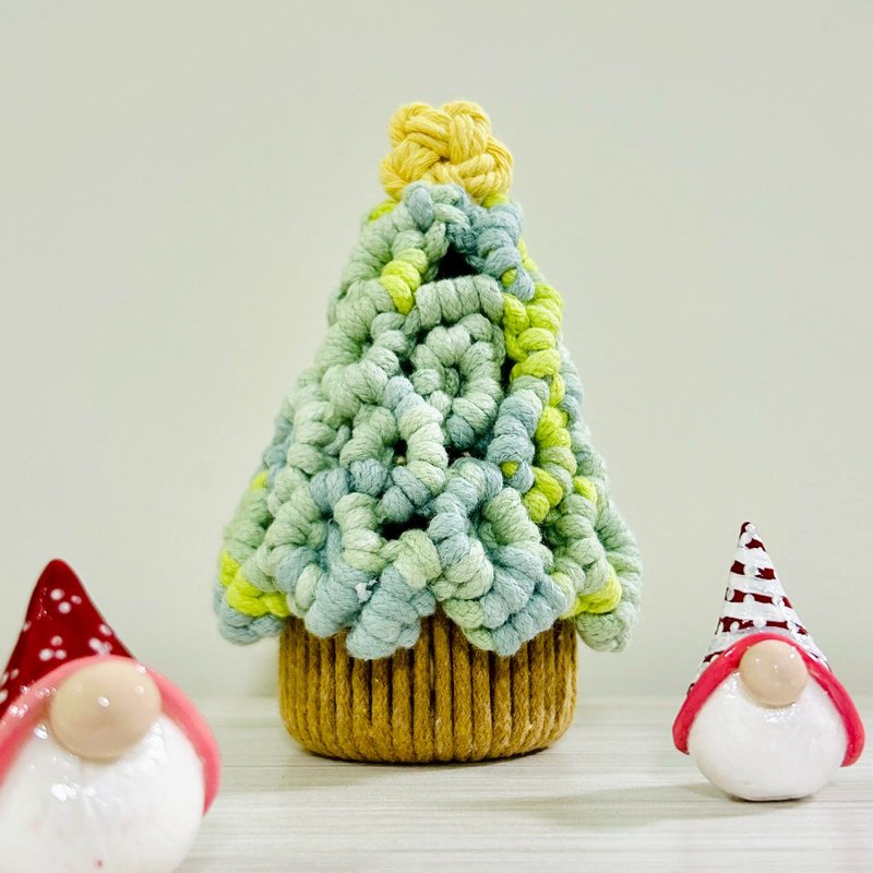 【手工製作】鉤針聖誕樹 耳環陳列 聖誕擺設 附聖誕燈串１條 - 擺飾/家飾品 - 棉．麻 多色