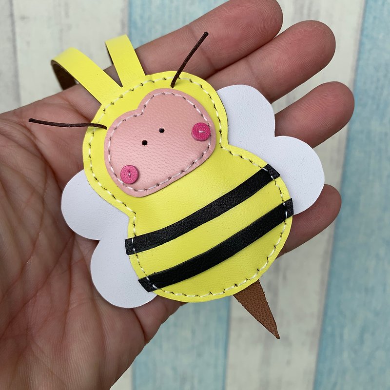 Healing small object yellow cute bee handmade sewing charm small size - พวงกุญแจ - หนังแท้ สีเหลือง