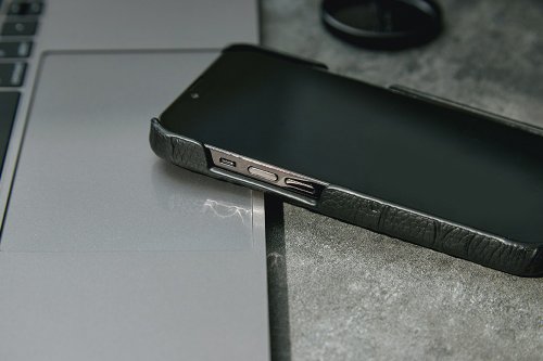 無料プレゼント【COACH】iPhone 14シリーズ/16e プレミアム本革