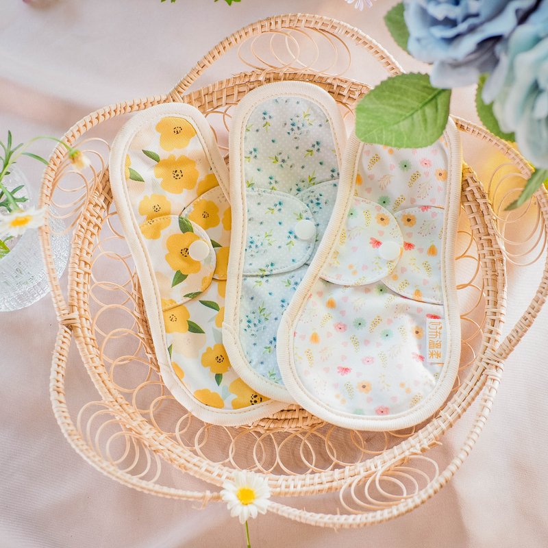 [Quick Shipping] Organic Colored Cotton Eco-friendly Cloth Pad 20cm (Single Piece) - ของใช้ส่วนตัวผู้หญิง - ผ้าฝ้าย/ผ้าลินิน สีกากี