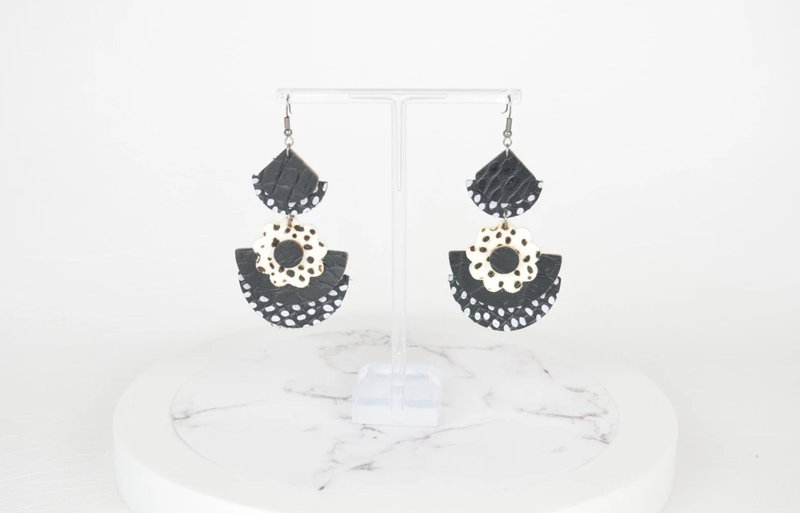 Earrings in Polka Dot Back and White Genuine Salvaged Recycled Leather - 耳環/耳夾/耳骨夾 - 真皮 黑色