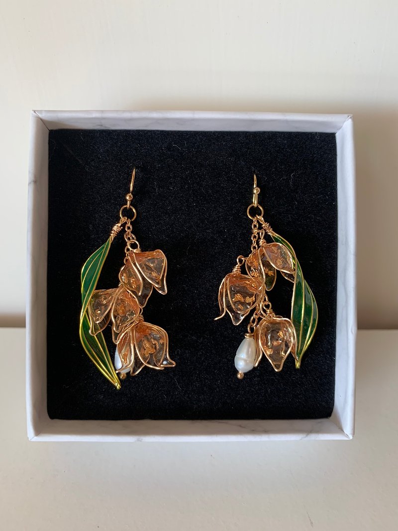 Golden lily of the valley resin earrings-earhook #8 - ต่างหู - เรซิน สีทอง