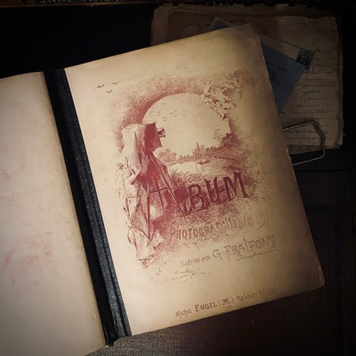 ★フランスアンティーク本革アルバム/写真★人物/1897年頃/カード入/エンボス ☆フランスアンティーク本革アルバム/写真☆人物/1897年頃