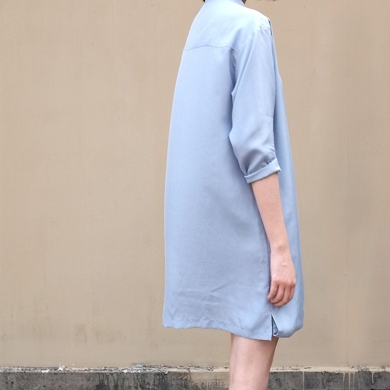 Gao fruit / GAOGUO original designer brand women's Zen stacked sand silk lapel Long Shirt Dress - เสื้อเชิ้ตผู้หญิง - วัสดุอื่นๆ สีน้ำเงิน